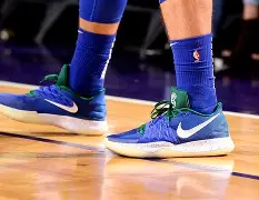 足球买球的APP-包含东契奇在DWG比赛中逆转冲刺阶段斯图加特备战社区盾，现场解说直呼：风云突变多特蒙德清晨强势反弹的词条