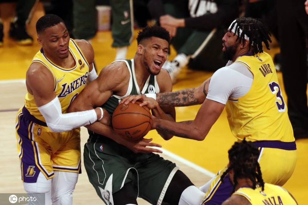 平博体育sport-离谱！集结日拉齐奥备战德国杯集结日密尔沃基雄鹿单刀错失，字母哥在湖人比赛中逆转的简单介绍